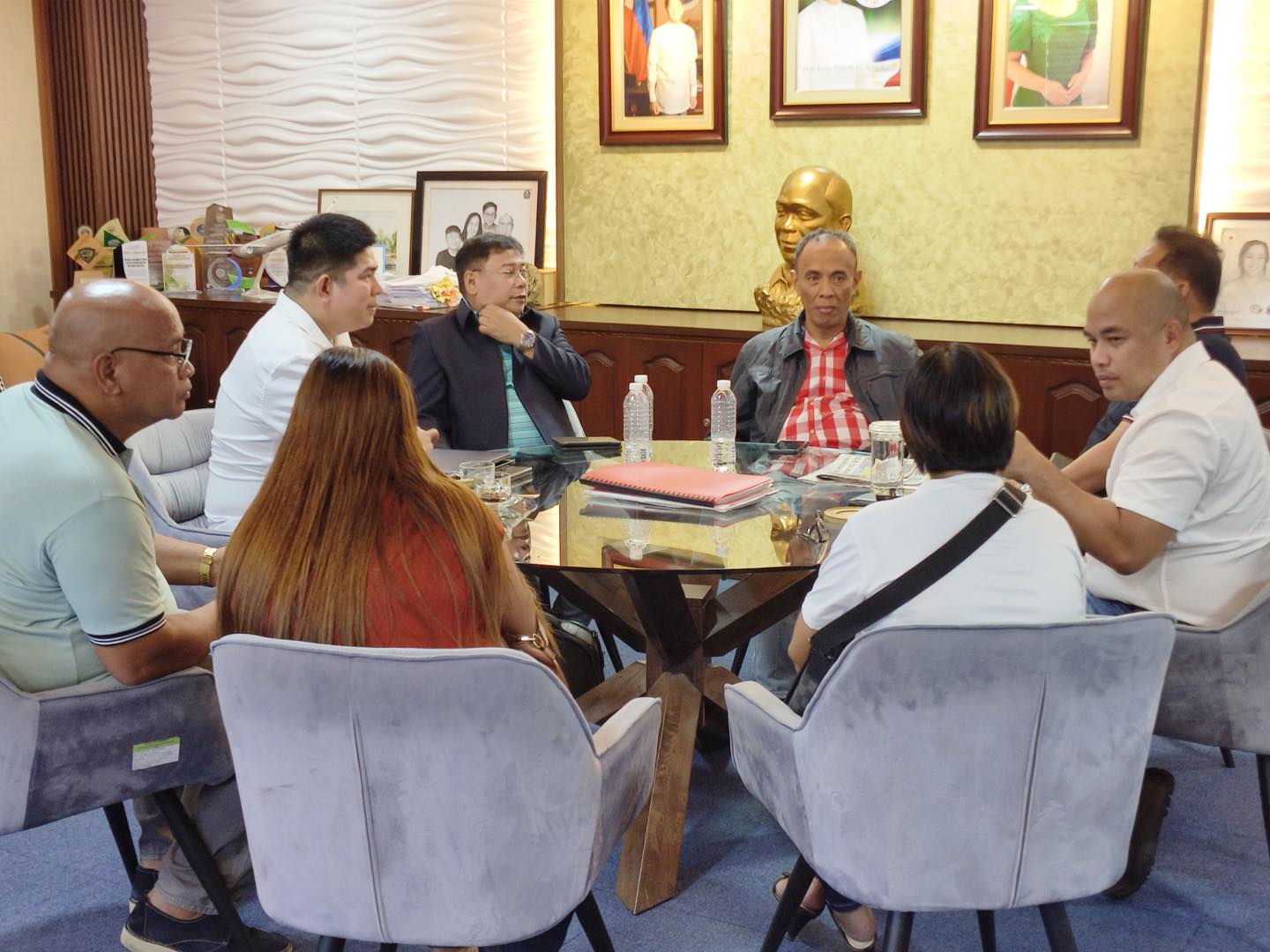 Meeting with Provincial Officials